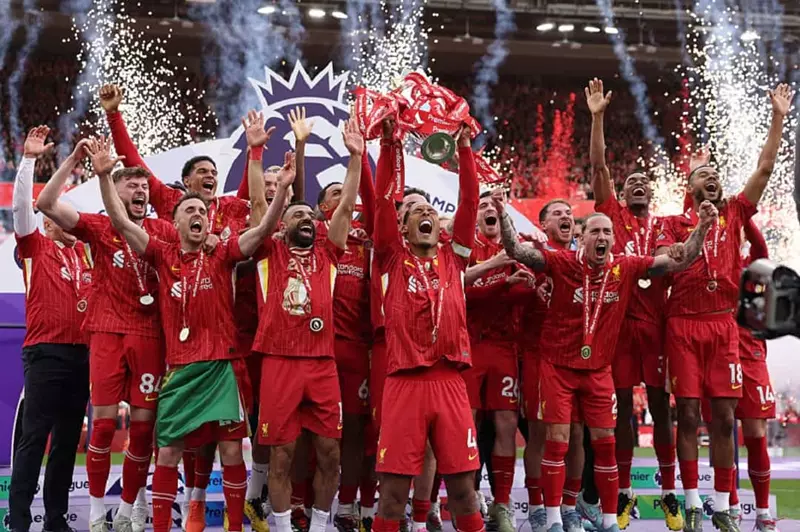 ليفربول يكشف أسرار تتويجه بلقب الدوري الإنجليزي في فيلم وثائقي جديد ليفربول يكشف أسرار تتويجه بلقب الدوري الإنجليزي في فيلم وثائقي جديد