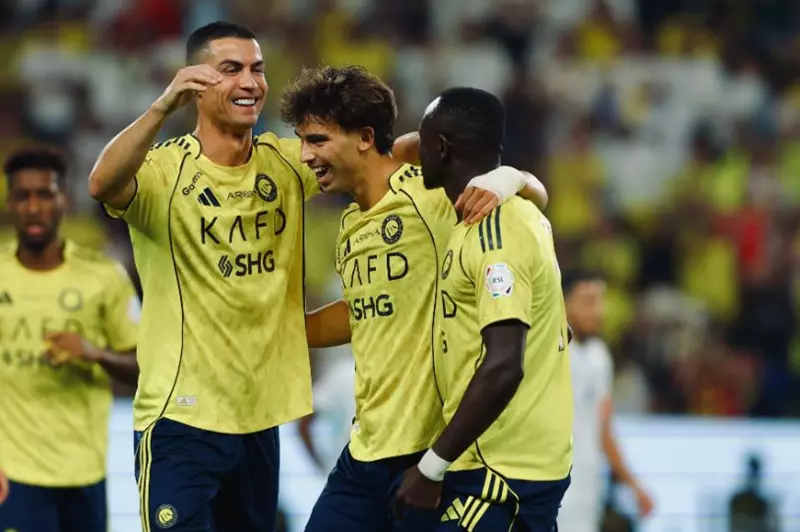 النصر يفتقد الثنائي الأجنبي قبل لقاء الحزم النصر يفتقد الثنائي الأجنبي قبل لقاء الحزم
