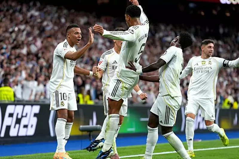 ريال مدريد يسحق فالنسيا ويبتعد بصدارة الدوري الإسباني ريال مدريد يسحق فالنسيا ويبتعد بصدارة الدوري الإسباني